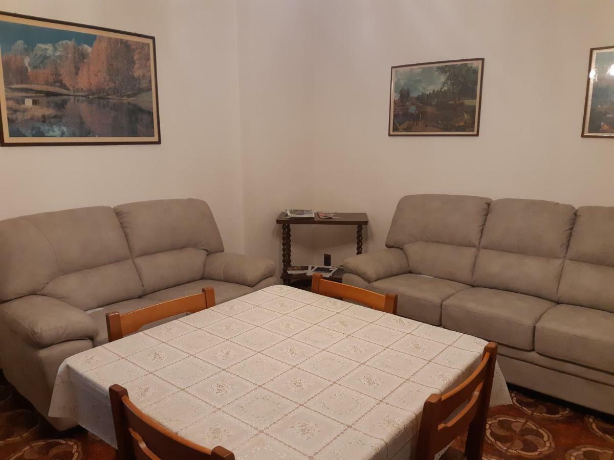 Casa Vacanze Ester เบรนโซเน ซูล การ์ดา ภายนอก รูปภาพ